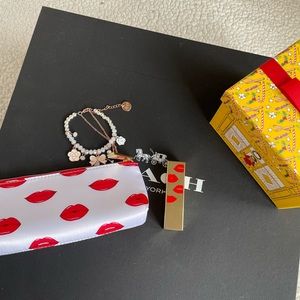 Brand new ,never used Estee lauder.color Rebellious Rose A61-420